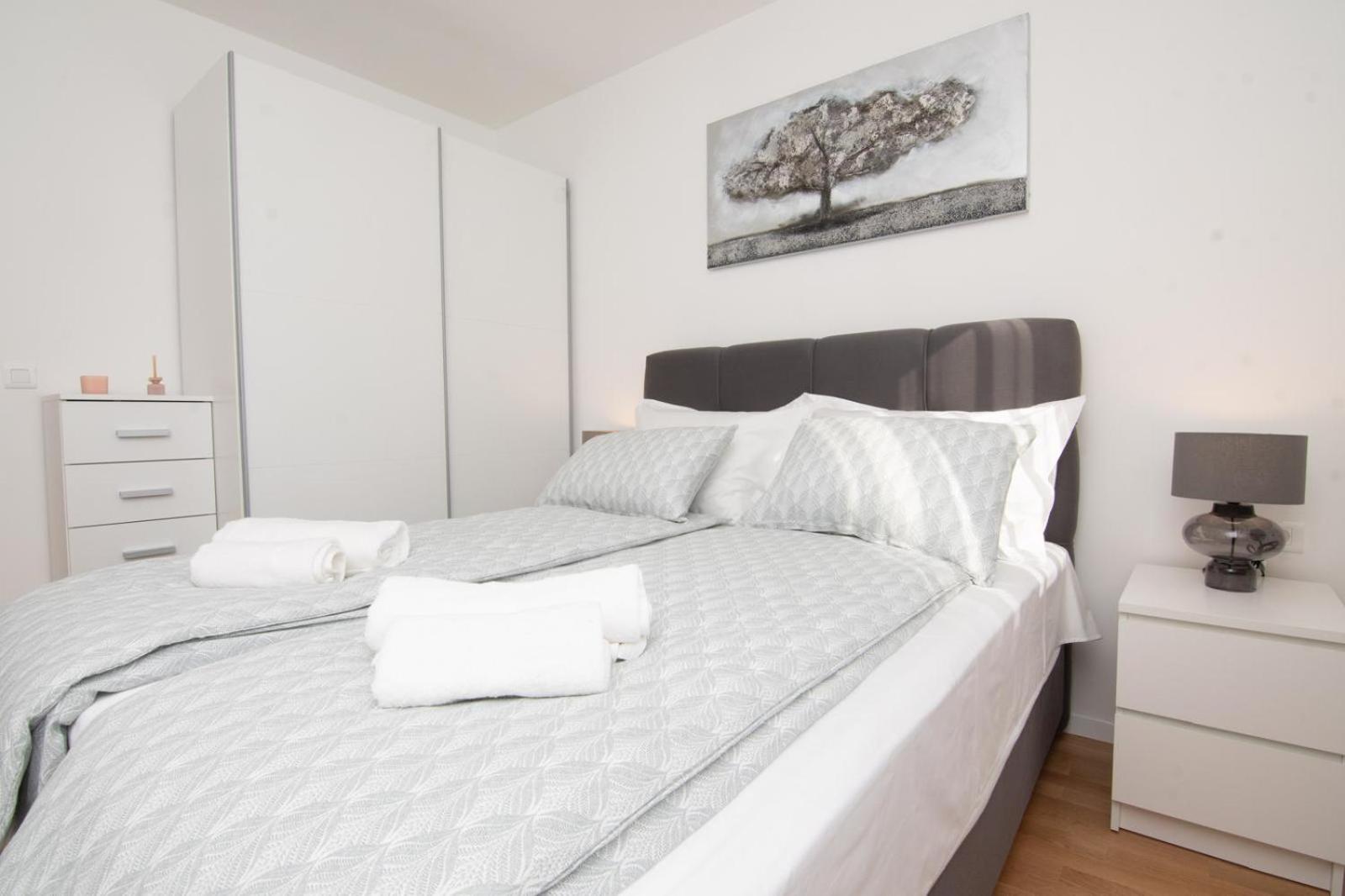 Studio Apartman Apollonia Синь Екстер'єр фото