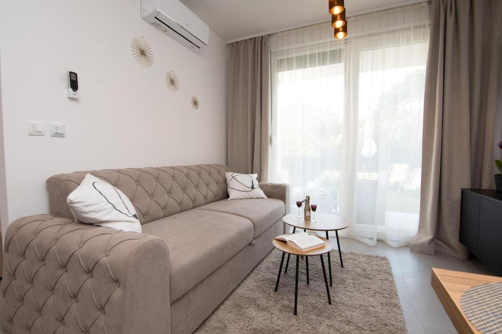 Studio Apartman Apollonia Синь Екстер'єр фото