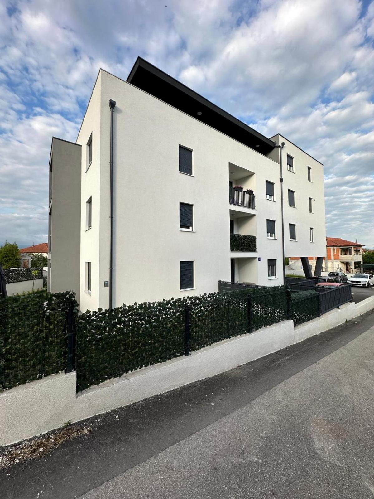 Studio Apartman Apollonia Синь Екстер'єр фото